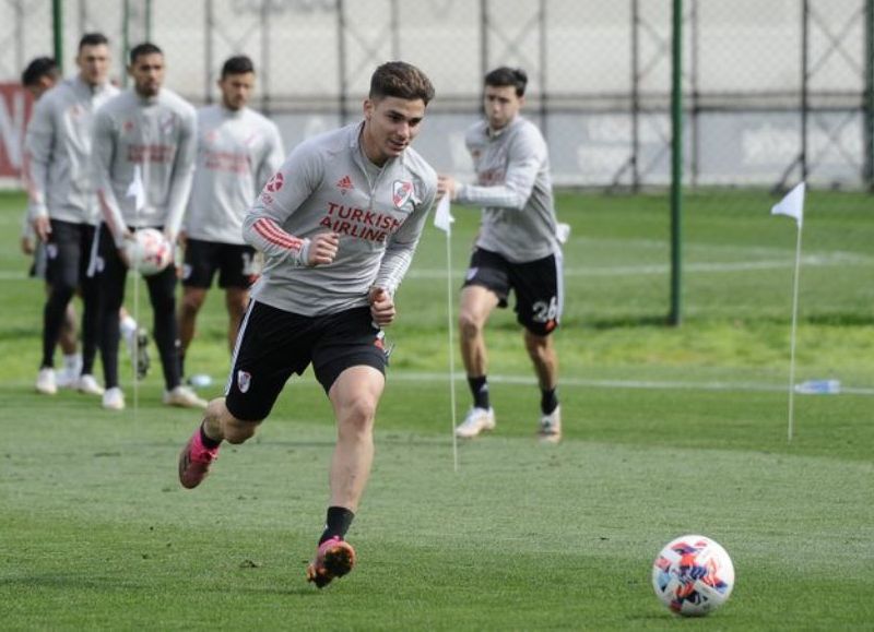 Julián Álvarez en pleno entrenamiento.