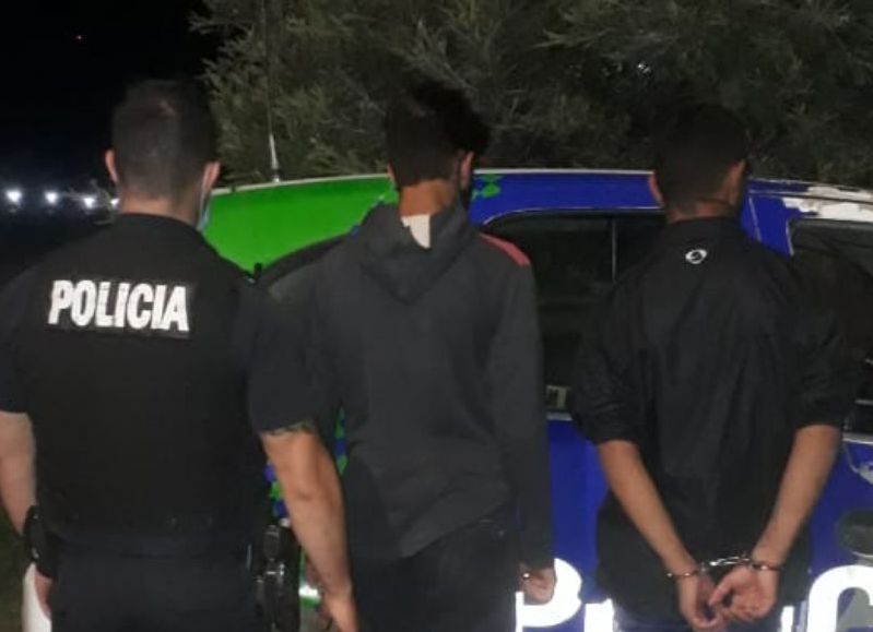 Un joven de 18 años y un adolescente de 14 fueron demorados.