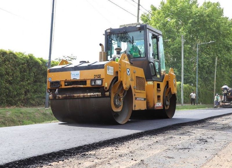 La Municipalidad de Pilar informó que continúan las obras sobre la calle Rio de Janeiro.