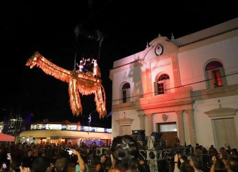 La Municipalidad de Pilar informó que "el show de los Reyes Magos llegó a la ciudad y el Paseo del Centro se llenó de alegría".