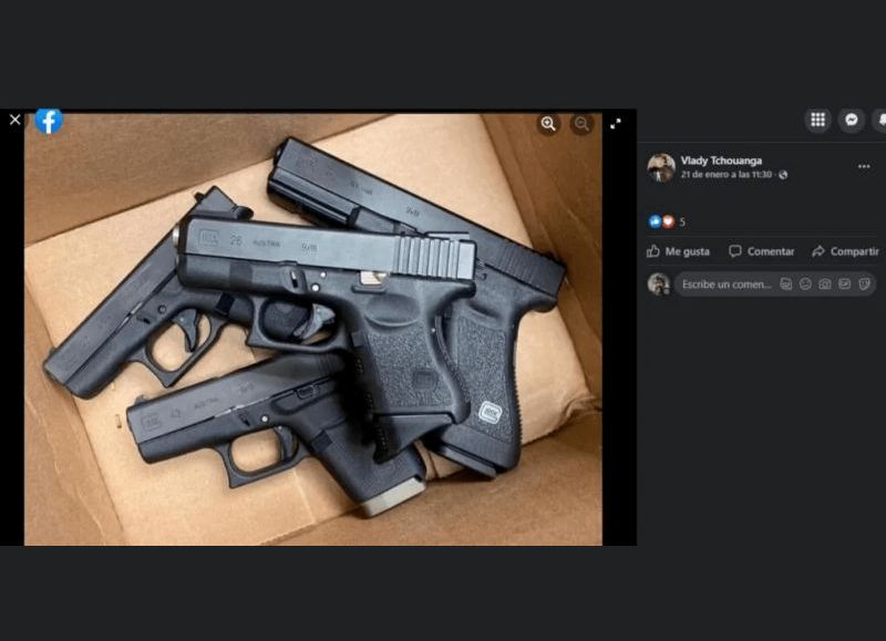 Venta de armas en Facebook.
