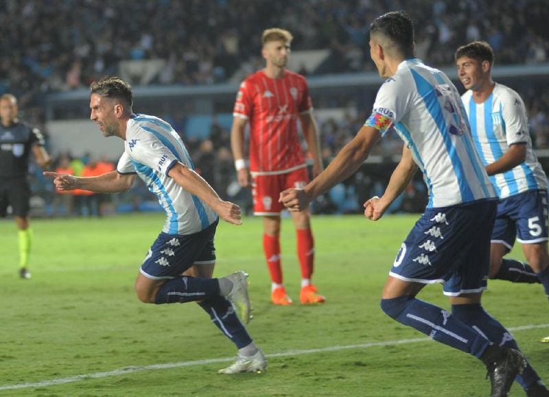 Rojas y Hauche le dieron el 2-1 a La Academia en el complemento. Descontó Cordero y, antes, un polémico VAR anuló un tanto del Globo.