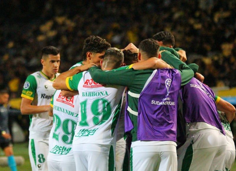 En Uruguay, por la quinta fecha del Grupo F, el conjunto de Julio Vaccari le ganó 3-0 al Carbonero y tiene un pie en los octavos de final de certamen continental.