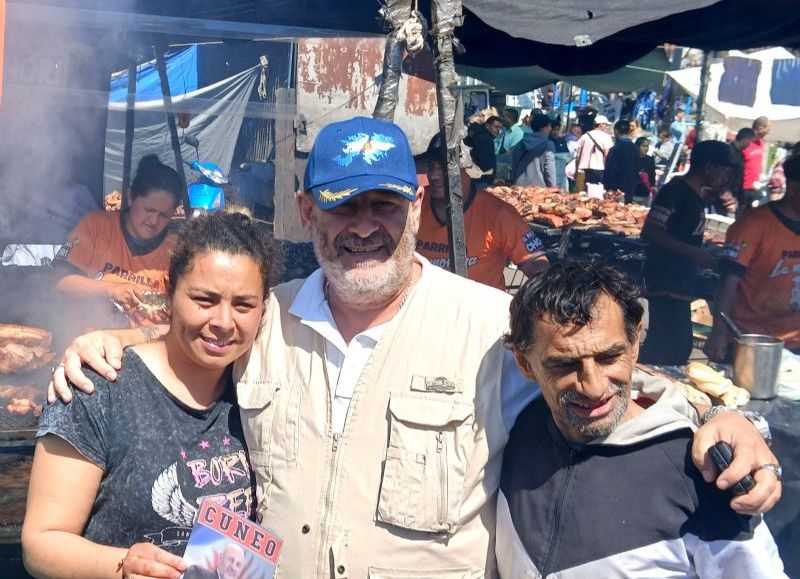 La visita fue a la Feria de Monte Chingolo en Lanús.