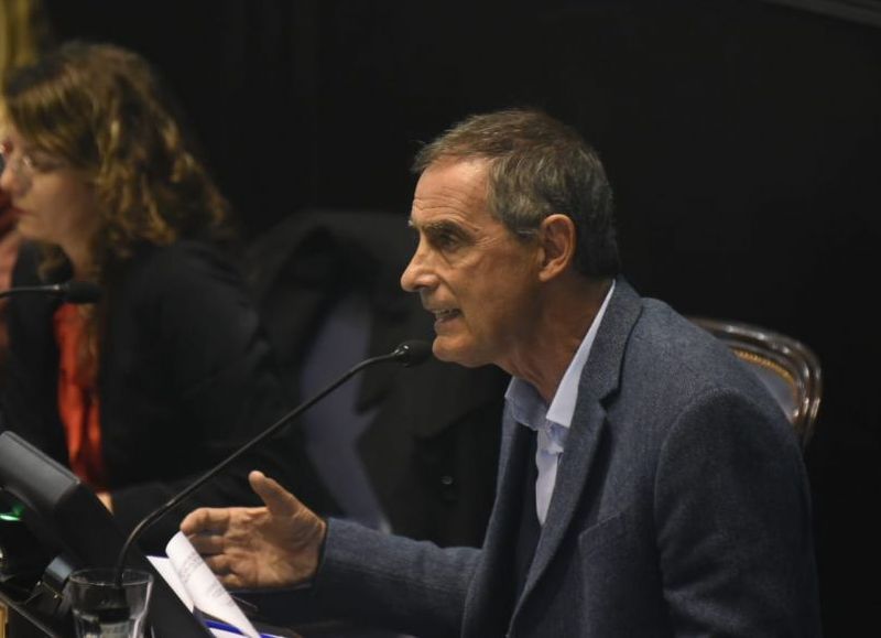 El diputado provincial Claudio Frangul, de Juntos por el Cambio, le reclamó al gobernador Axel Kicillof “no tocar nada en las escuelas de formación artística de la Provincia”.