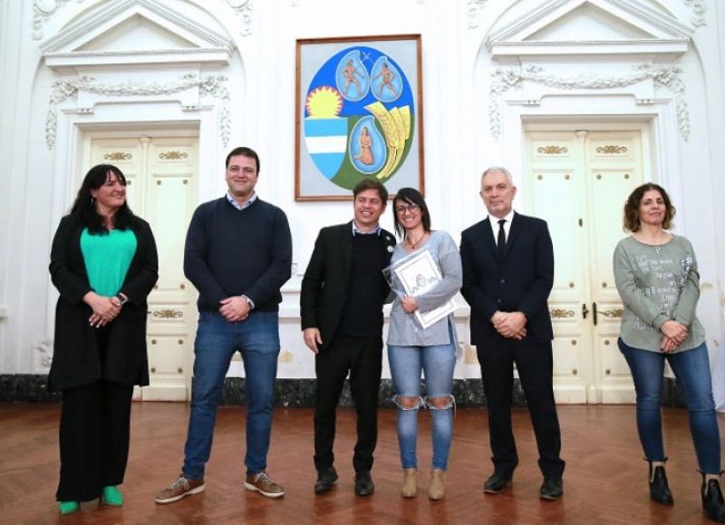 Durante la jornada se entregó al municipio la escritura del predio conocido como Monte de Gobierno, donde se emplazará un relleno sanitario que permitirá avanzar con el cierre de basurales a cielo abierto.