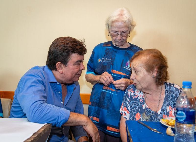 “En La Matanza tenemos más de 200 Centros de Jubilados y trabajamos mancomunadamente todos los días a través de diferentes actividades culturales, recreativas y de aprendizaje", contó el intendente.