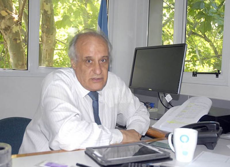 El director ejecutivo del hospital, Juan Fragomeno, en la mira.