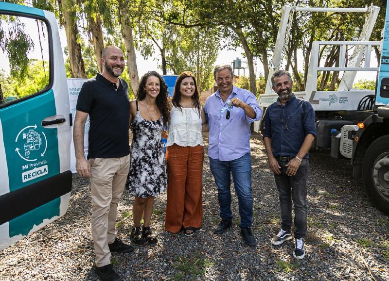 El mandatario local, Mariano Cascallares, puso en función las instalaciones junto con la titular de la cartera provincial de Ambiente, Daniela Vilar.