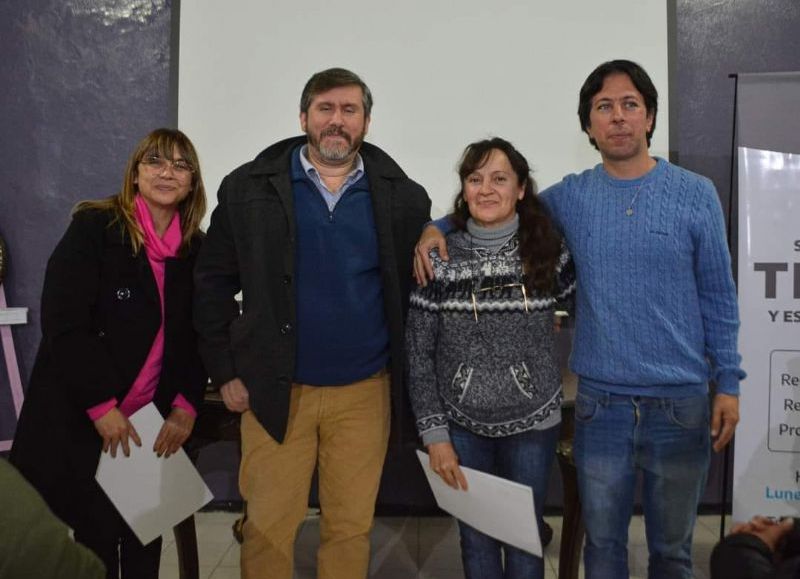 El intendente Municipal, Mauro García, participó de una nueva entrega de certificados de regularización tributaria.