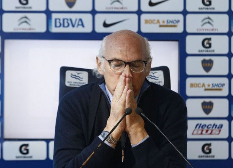 Carlos Bianchi, ídolo histórico, descarta dirigir nuevamente al club, dejando a Riquelme en busca de un nuevo DT.