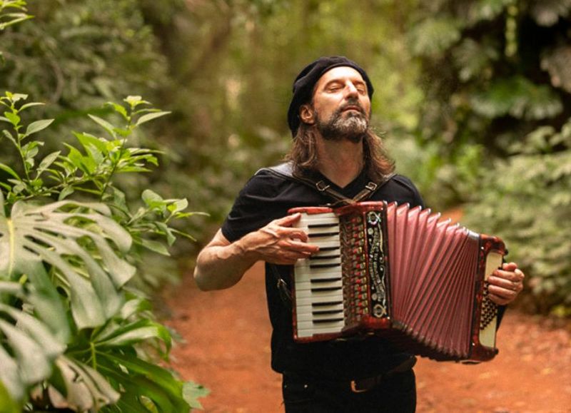 El gran músico litoraleño repasará lo mejor de su repertorio, recordando los momentos más álgidos de su larga carrera.