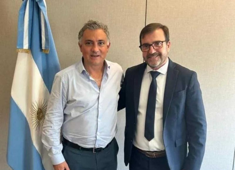 El armador bonaerense de La Libertad Avanza (LLA), Sebastián Pareja, y el subdirector del Registro Nacional de las Personas (ReNaPer), Mario Molver.
