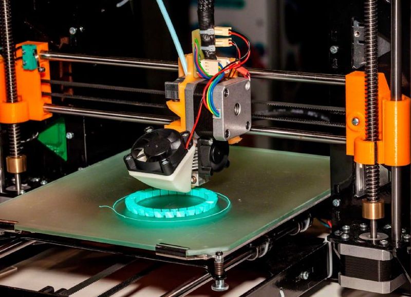Con el objetivo de progresar en el mundo tecnológico, la Municipalidad de San Miguel avanza en una capacitación en impresión 3D.