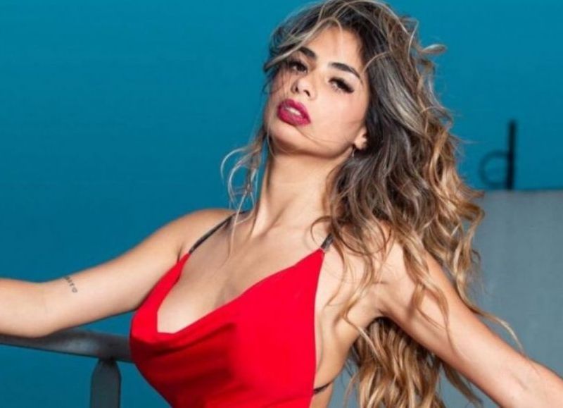 La exuberante morocha de Gran Hermano, Daniela Celis logró por estas horas un importante canje con un reconocido local de venta de juguetes sexuales.