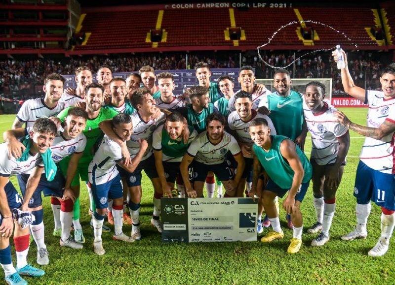 El Ciclón derrotó 3-0 al Aurirrojo por los 32avos de final de la Copa Argentina, en el Cementerio de los Elefantes.