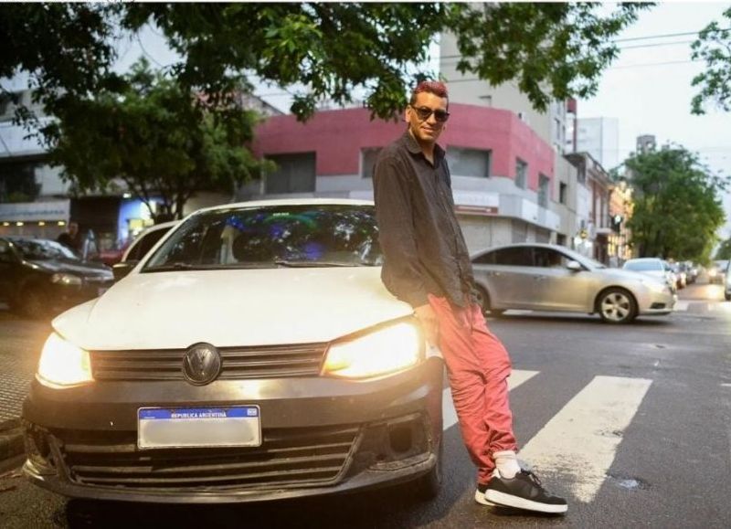 Su teléfono comenzó a estallar en llamados y propuestas de todo tipo: conducir streaming, hacer temporada en la Costa Argentina y cada vez más notas y más popularidad.