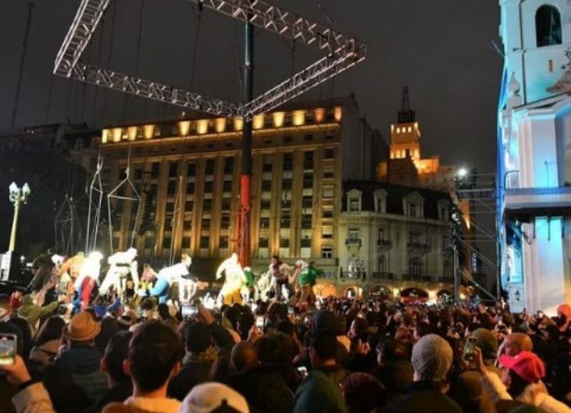 La democracia cumple 40 años y la Ciudad de Buenos Aires lo celebró este sábado por la tarde en la zona más importante y emblemática de la historia argentina.