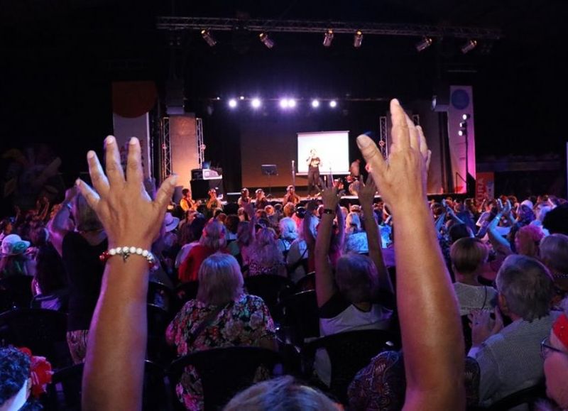 En la ciudad de San Miguel, la Municipalidad realizó una celebración para los adultos mayores.