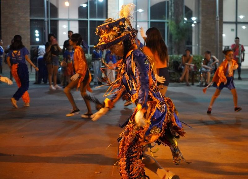 La Secretaría de Cultura de Merlo inició los carnavales murgueros para que todos los vecinos disfruten de esta fiesta popular en los Parques Culturales de Libertad y San Antonio de Padua.