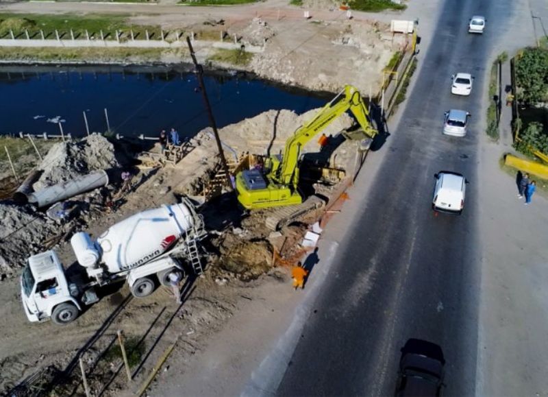 La Dirección de Vialidad de la Provincia de Buenos Aires, dependiente del Ministerio de Infraestructura y Servicios Públicos, inició la obra de reemplazo de puentes en la Ruta Provincial número 14, en jurisdicción del partido de Quilmes.