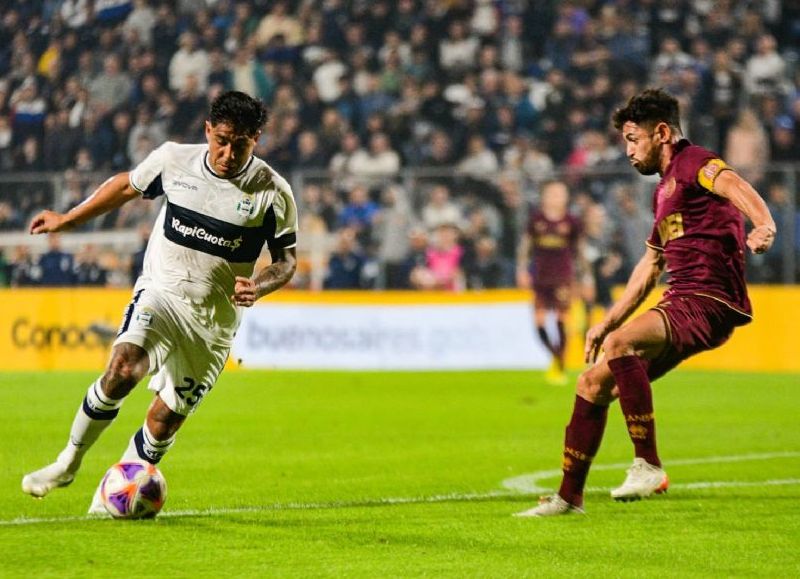 El Lobo le ganó 1-0 al Granate por la fecha 16 de Torneo LPF 2023 en el estadio Juan Carmelo Zerillo con gol de Maximiliano Comba.