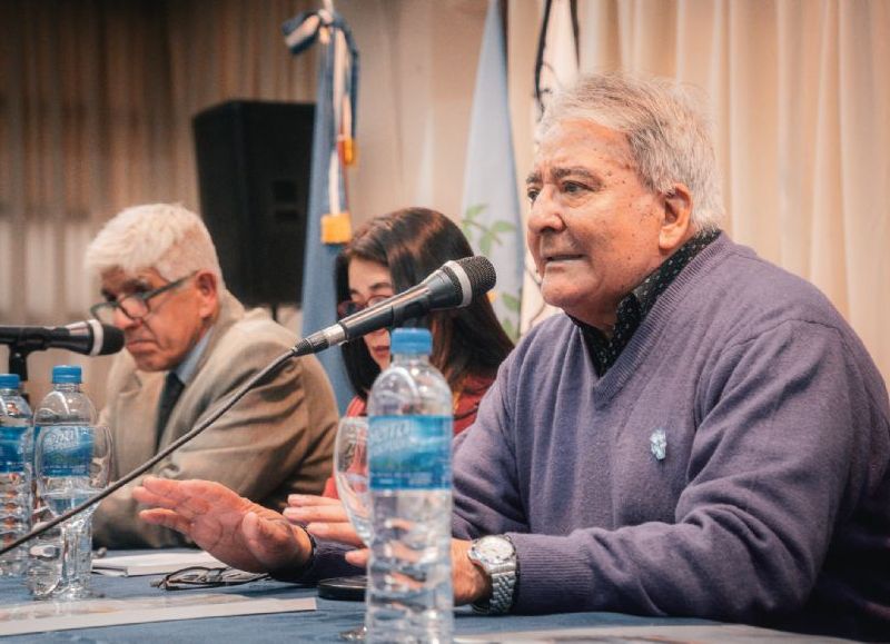 “La democracia la consiguió el pueblo fundamentalmente los trabajadores eso no debemos olvidar nunca”, sostuvo Ledesma.