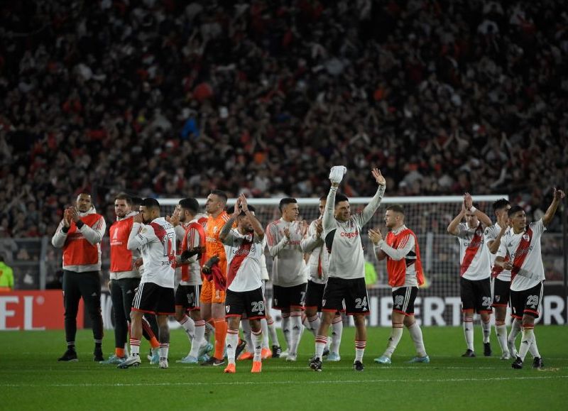 El Millonario se impuso por 4-2 en el Monumental en un partido con varias adversidades: empezó abajo, se quedó con diez y se lo empataron, pero igual salió adelante.