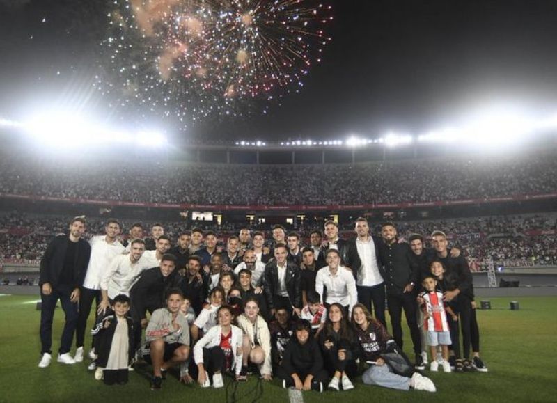 Los jugadores se hicieron presentes en el estadio.