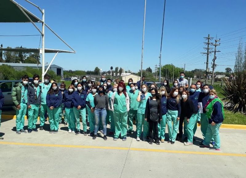 Los empleados del Hospital Intermedio Municipal René Favaloro.