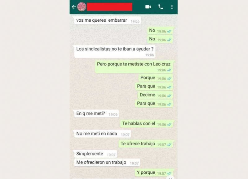 Diálogos de WhatsApp filtrados.