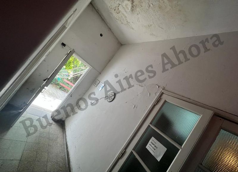 El edificio perteneciente al Ministerio de Desarrollo a la Comunidad bonarense está destruido.