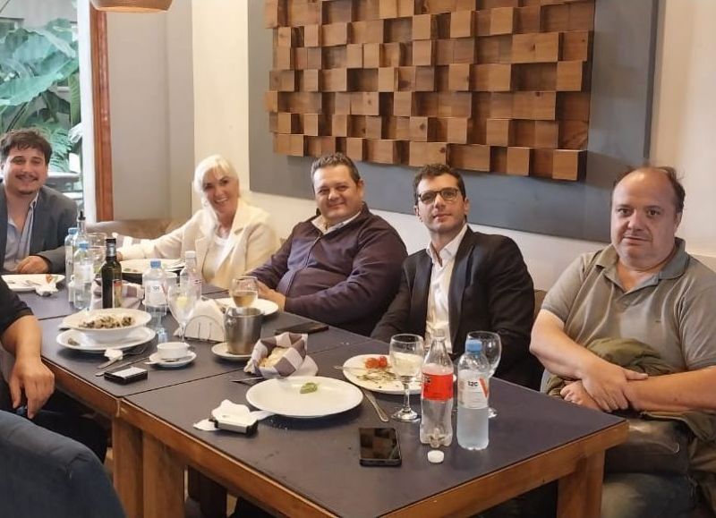 En Junín con los referentes de Nuevo País y el ex concejal Abel Vera.