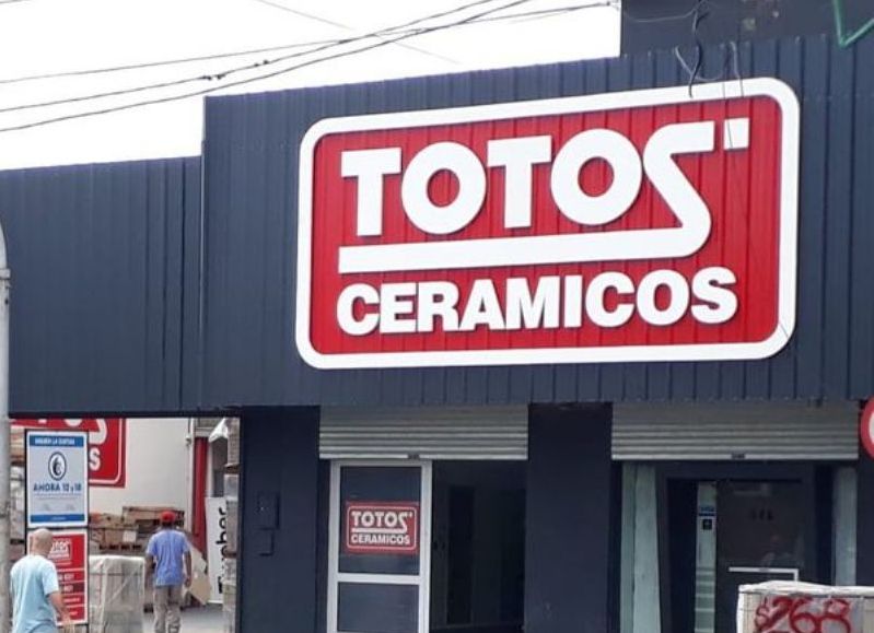 Denunciaron a la empresa Totos’ Cerámicos, ubicada la sucursal en la ciudad de Ensenada, en 122 y 43.