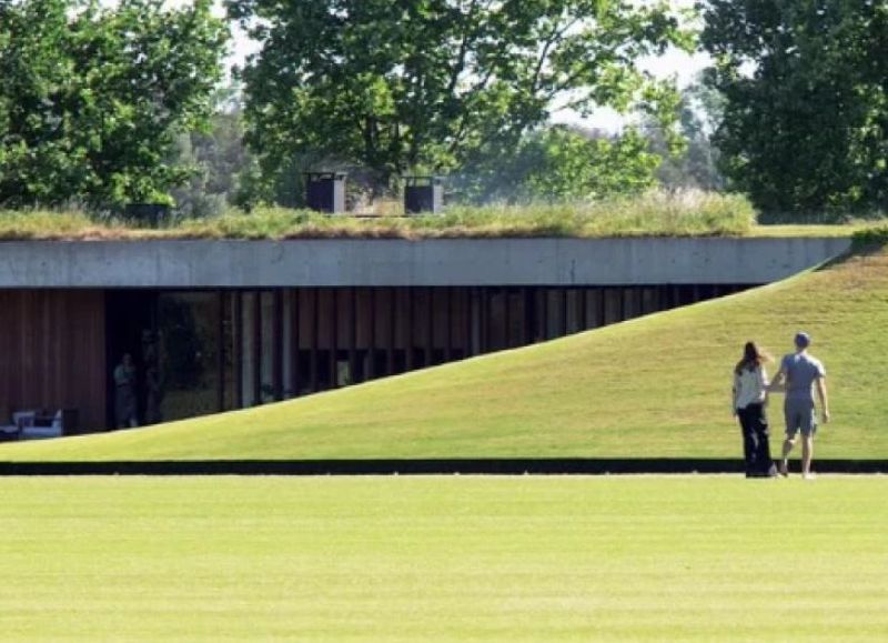 El cantante de origen británico fue invitado junto a la reconocida actriz a pasar un día de campo en General Rodríguez.