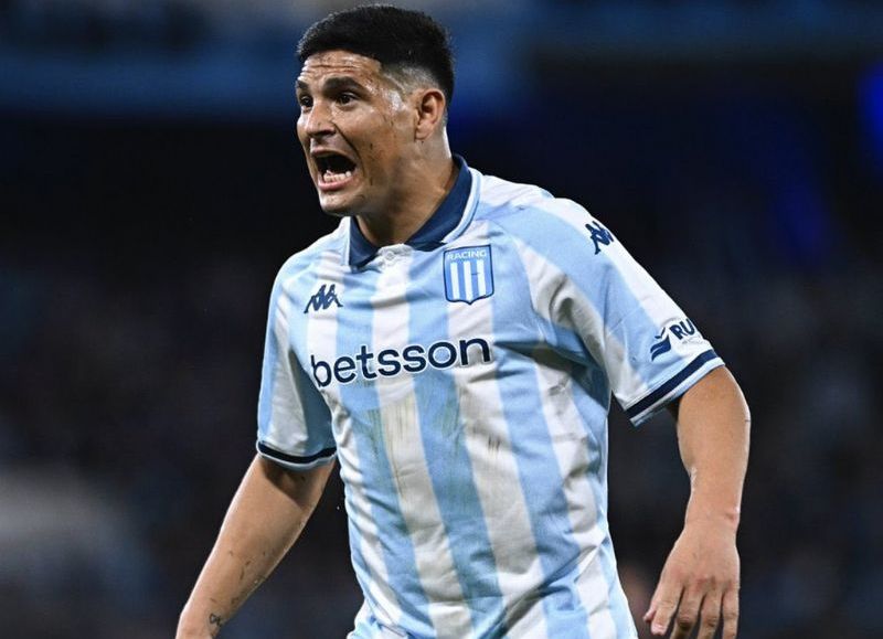 El delantero, clave en Racing, se sumará al Millonario tras el pago de ocho millones de euros, generando controversia entre los clubes.