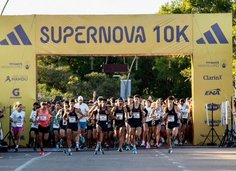 Más de 3.500 corredores participaron de la carrera "Adidas 10k Supernova".