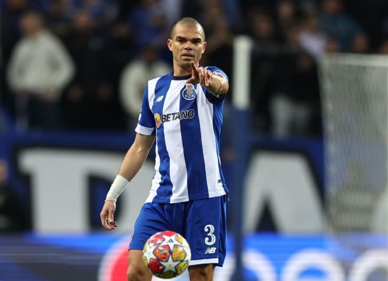 Con 40 años y 360 días Pepe (Képler Laverán Lima Ferreira) se ha convertido en el futbolista más veterano en disputar una eliminatoria de octavos de final en la Champions League