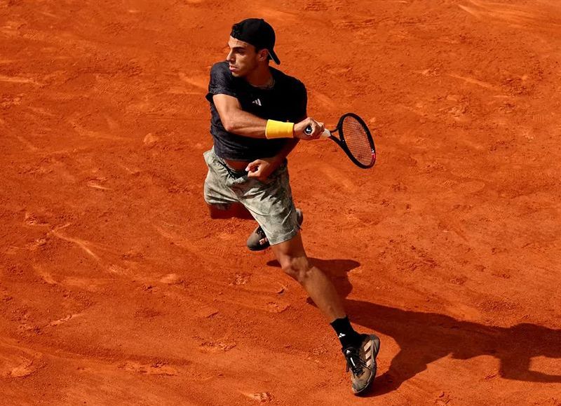 El argentino venció al británico por 6-3 y 6-4 e hilvanó su segundo triunfo consecutivo ante un Top 15. Además, perdió Sebastián Báez y debuta Diego Schwartzman.