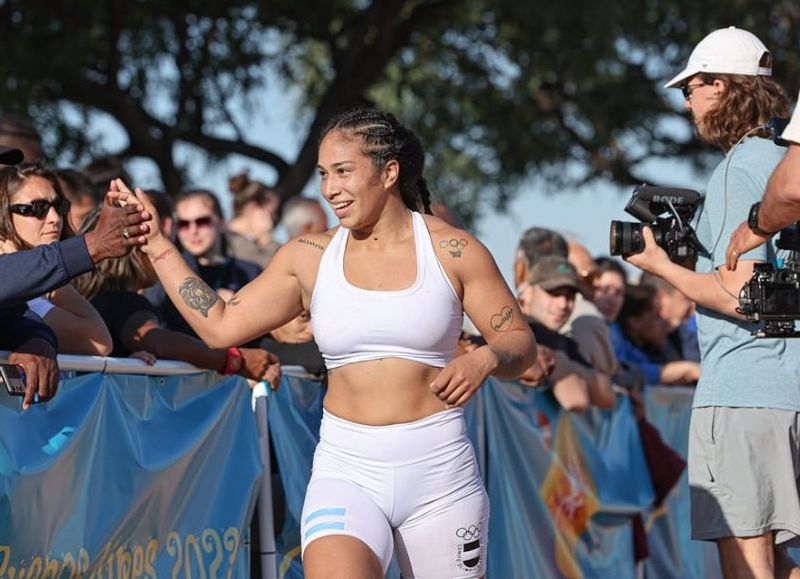 La deportista Paceña Linda Machuca obtuvo Medalla de Plata en el Mundial de Lucha Olímpica de Playa 2023.