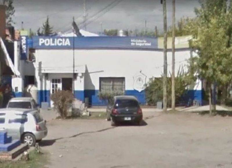 El hecho ocurrió en Moreno, cuando un hombre mantuvo un enfrentamiento con su cónyuge y luego de acuchillarla y que fuera rescatada por los vecinos, se degolló.