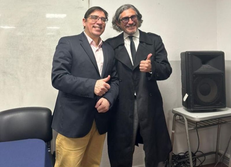 Alejandro Álvarez junto a Daniel Benítez.