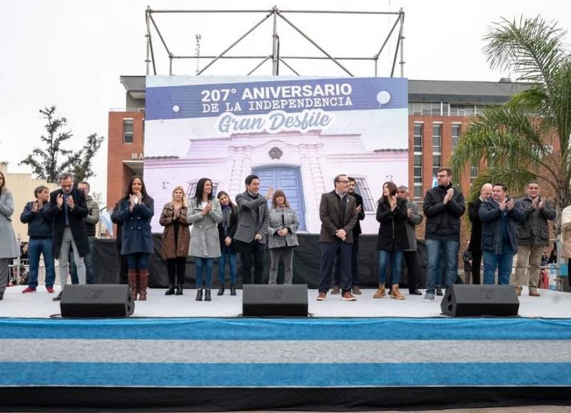 El Himno Nacional Argentino, sonó en la versión de la “Banda Big Band”