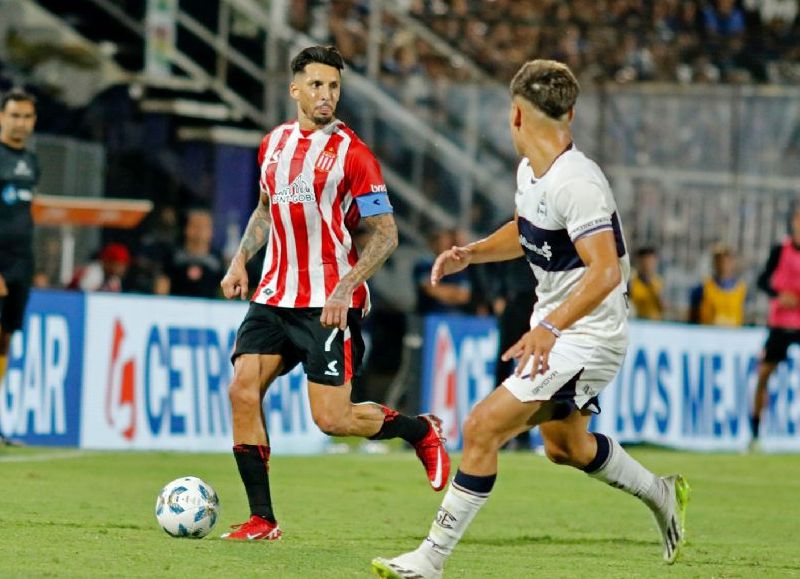 En el Estadio Juan Carmelo Zerillo, el Lobo y el Pincha igualaron sin goles el Clásico de La Plata. Al local le anularon un gol por un offside finísimo.