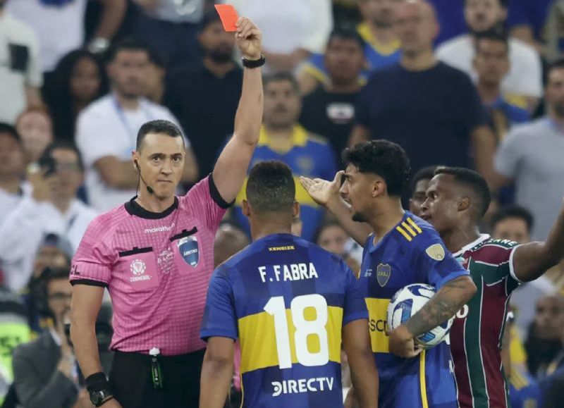 El colombiano Frank Fabra no podrá estar entre los titulares que disputen el inicio del torneo continental debido a la sanción que sufrió en el partido contra Fluminense.