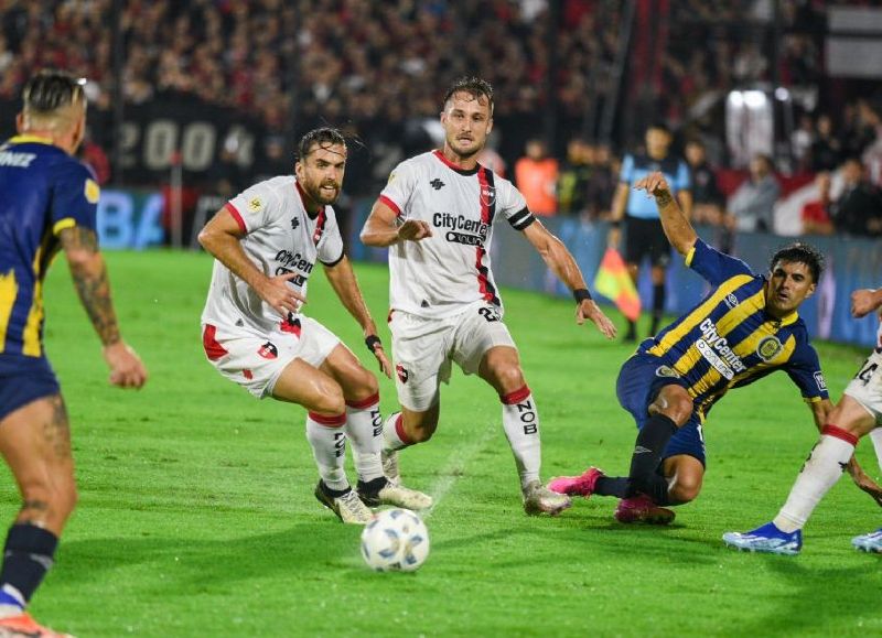 En el Estadio Marcelo Bielsa, el Canalla se impuso por 1-0 sobre la Lepra en una nueva edición del Clásico de Rosario, en el encuentro correspondiente a la séptima jornada de la Copa de la Liga Profesional 2024.