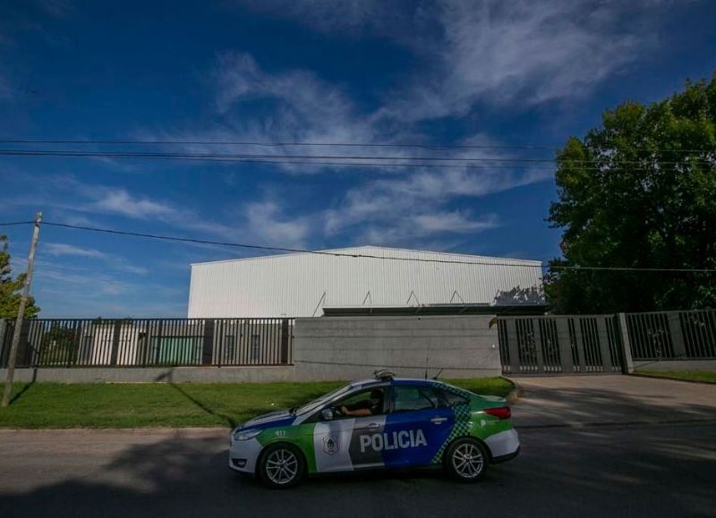 Las pesquisas buscan testigos y analizan las cámaras de seguridad de la zona con el fin de intentar identificar al solitario ladrón.