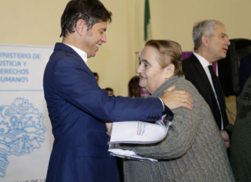 En el marco del programa Mi Escritura, Mi Casa, el gobernador de la provincia de Buenos Aires, Axel Kicillof, encabezó el acto de entrega de 702 títulos de propiedad para familias del municipio de Arrecifes.