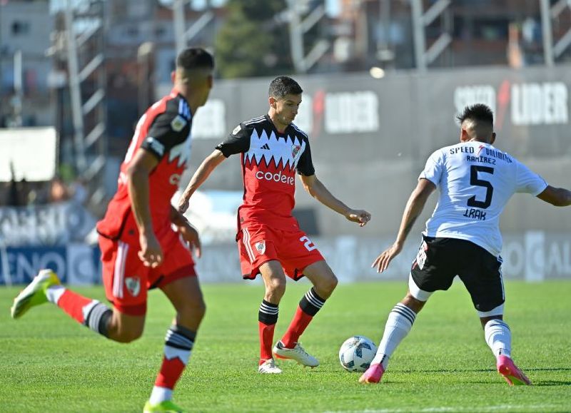 En un duelo con todos los condimentos, el Millonario se impuso por 3-0 sobre el Malevo en el Guillermo Laza y sigue líder de la Zona A.