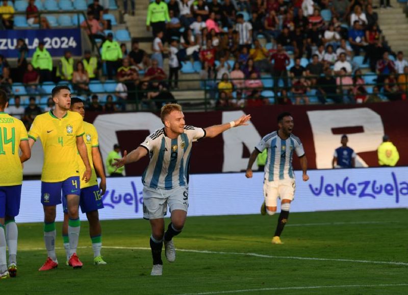 En el Estadio Nacional Brígido Iriarte, la Albiceleste de Javier Mascherano derrotó 1-0 a la Verdeamarela y logró sellar la clasificación a París 2024.